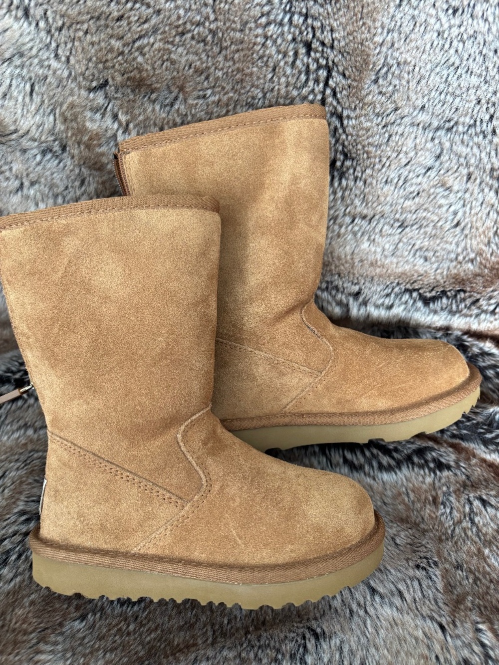 Uggs toddler size 10